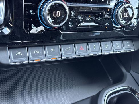 New 2026 GMC Sierra 1500 AT4X w/ AT4X AEV Edition AWD/4WD image 18