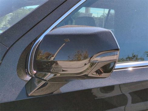 Used 2023 GMC Yukon Denali image 12