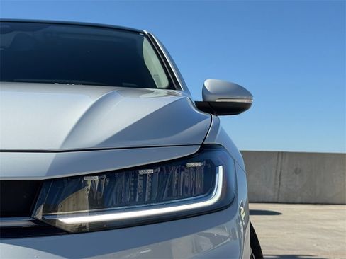 New 2025 Volkswagen Jetta SEL image 3