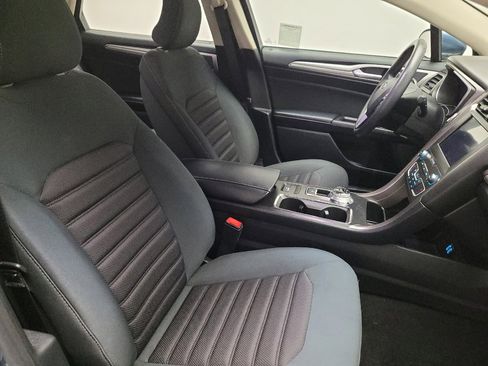 Used 2019 Ford Fusion SE FWD image 21