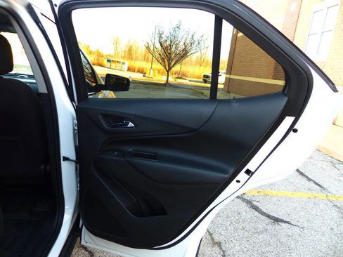 Used 2019 Chevrolet Equinox LT image 43