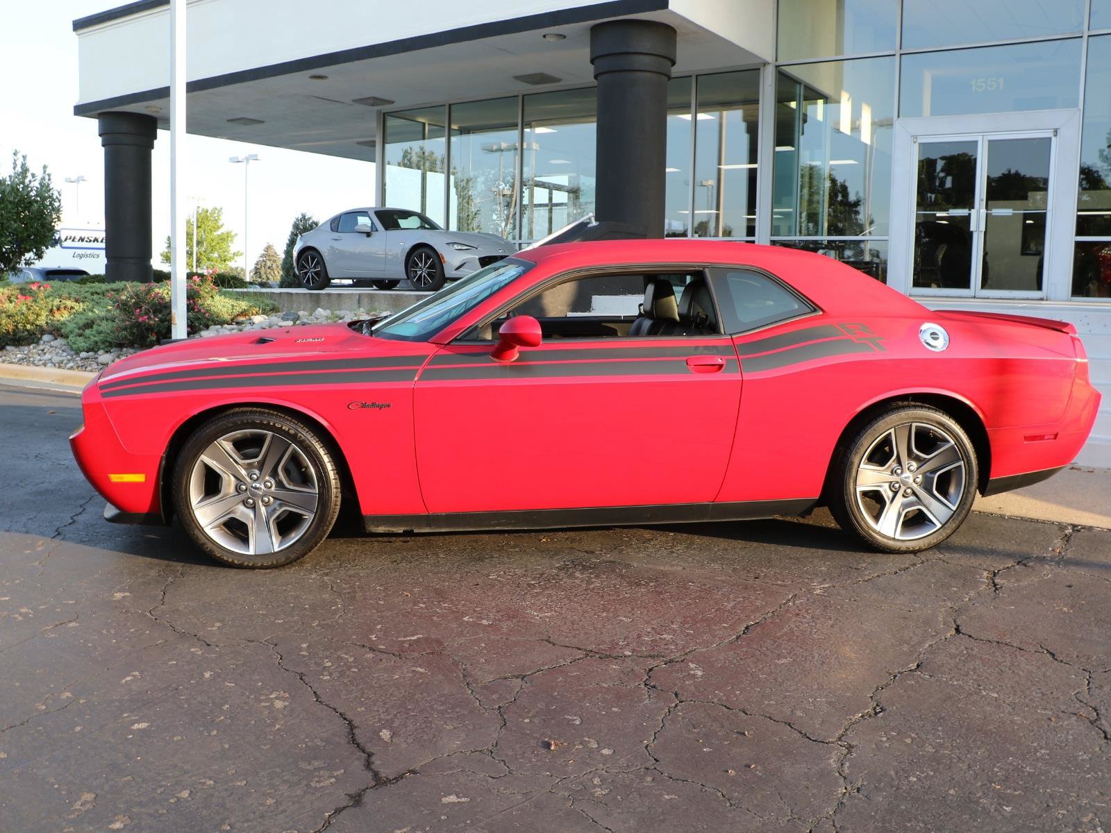 Used 2012 Dodge Challenger R/T RWD image 2