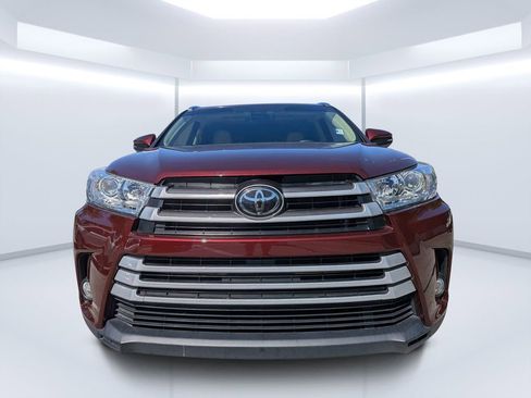 Used 2018 Toyota Highlander XLE FWD image 7