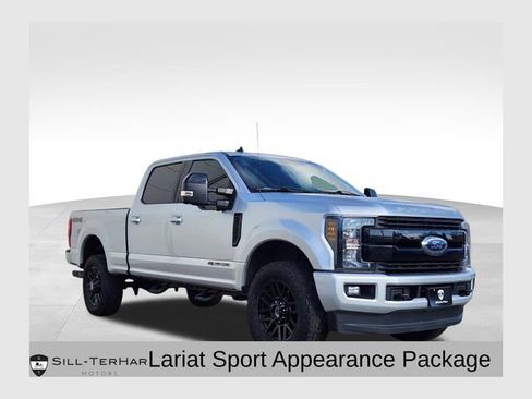 Used 2019 Ford F350 Lariat image 1