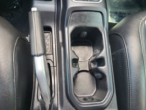 Used 2018 Jeep Wrangler Unlimited Sahara AWD/4WD image 38