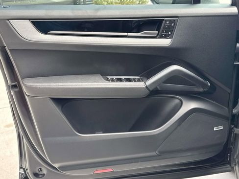 Certified 2024 Porsche Cayenne image 22