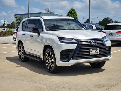 Used 2026 Lexus LX 600 4WD w/ Appearance Package image 3