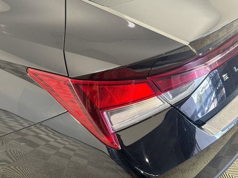 Used 2023 Hyundai Elantra SE image 35