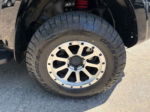Used 2023 Toyota 4Runner TRD Off-Road Premium w/ Moonroof Package AWD/4WD image 29
