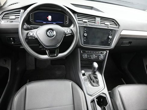 Used 2020 Volkswagen Tiguan SEL image 14