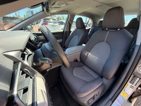 Used 2021 Toyota Camry LE w/ Convenience Package FWD image 9