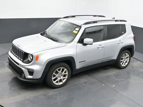 Used 2020 Jeep Renegade Latitude FWD image 15