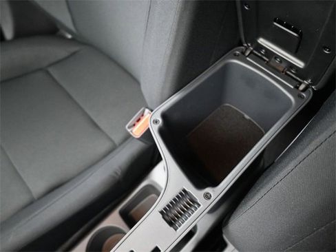 New 2025 Nissan Kicks Play S image 31