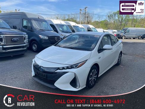 Used 2020 Toyota Prius Prime LE FWD image 4