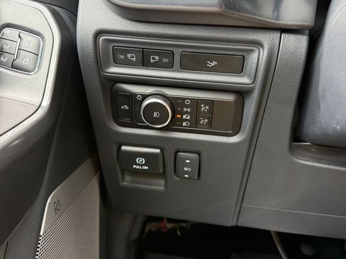 Used 2024 Ford F150 Lariat AWD/4WD image 28