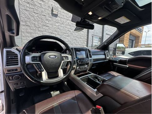 Used 2017 Ford F250 Platinum w/ Platinum Ultimate Package AWD/4WD image 2