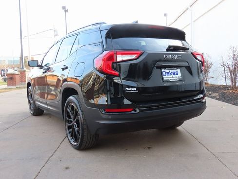 Used 2022 GMC Terrain SLT w/ Tech Package image 5