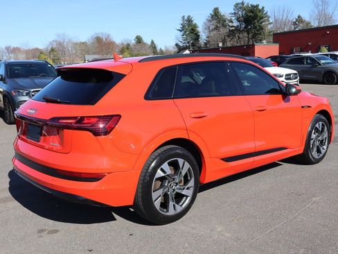 Used 2021 Audi e-tron Premium w/ Convenience Plus Package image 5