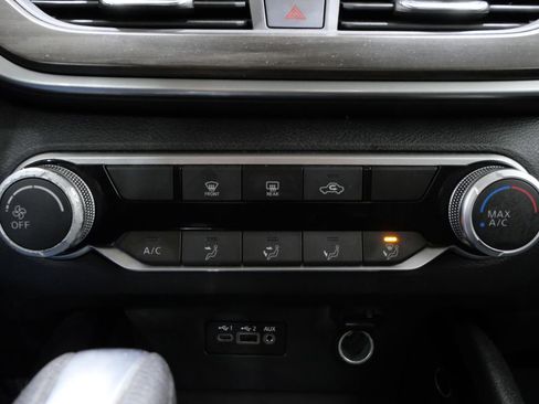 Used 2024 Nissan Altima 2.5 SV image 18