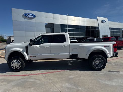 Used 2025 Ford F450 Platinum w/ FX4 Off-Road Package AWD/4WD image 9