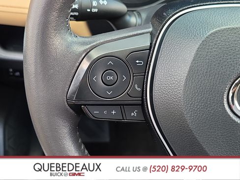 Used 2021 Toyota RAV4 XLE Premium FWD image 15
