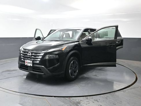Used 2025 Nissan Rogue SV FWD image 56