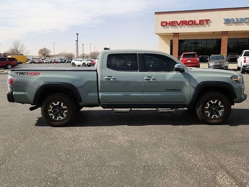 Used 2023 Toyota Tacoma TRD Off-Road w/ Black Out Package (TMS) image 5