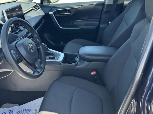 Used 2025 Toyota RAV4 XLE AWD/4WD image 14