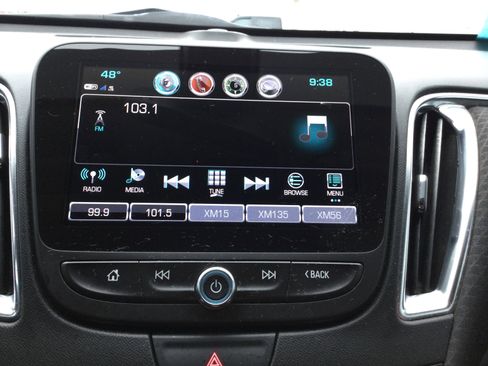 Used 2018 Chevrolet Malibu LT image 11