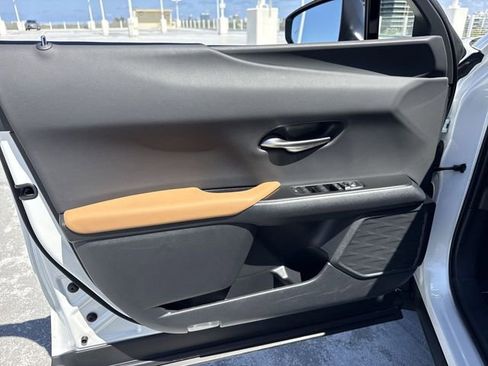 Used 2025 Lexus UX 300h FWD w/ Accessory Package (Z1) image 13