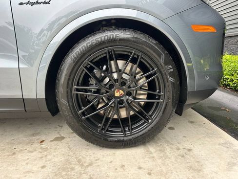 Used 2026 Porsche Cayenne S AWD/4WD image 15