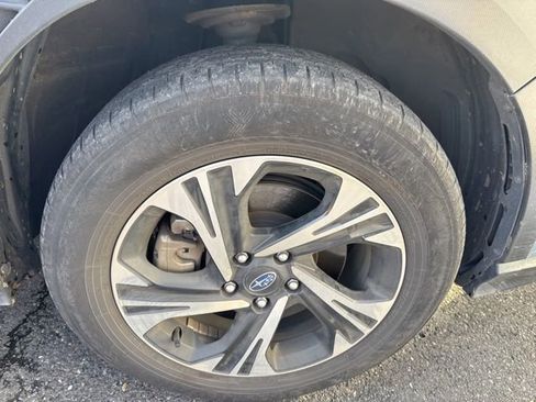 Used 2024 Subaru Crosstrek 2.0i Premium image 17