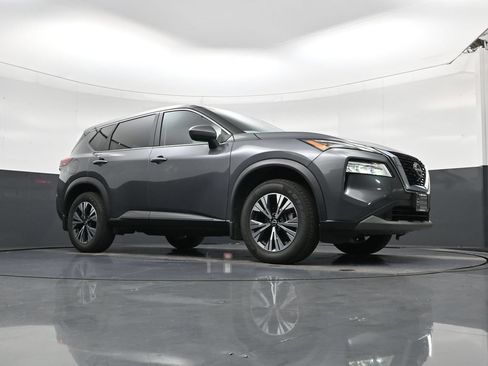 Used 2023 Nissan Rogue SV FWD image 16