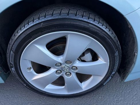 Used 2012 Toyota Prius Five image 29