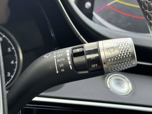 Used 2025 Genesis GV70 2.5T image 10