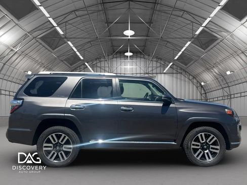 Used 2018 Toyota 4Runner Limited AWD/4WD image 4