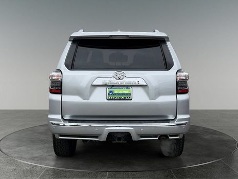 Used 2016 Toyota 4Runner Limited AWD/4WD image 9