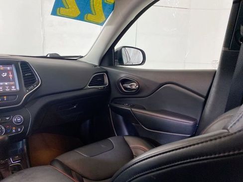 Used 2022 Jeep Cherokee Trailhawk w/ Sun, Sound & Nav Group image 11