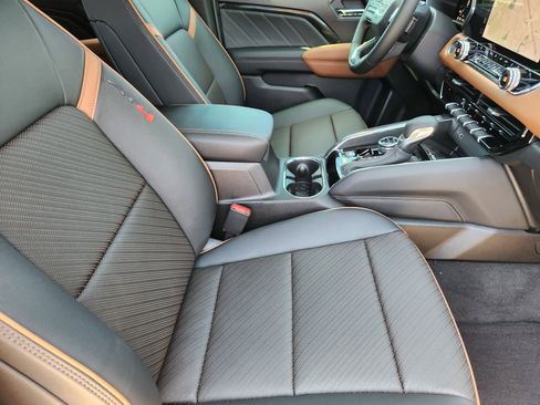 New 2025 GMC Canyon AT4 w/ Nightfall Edition image 10