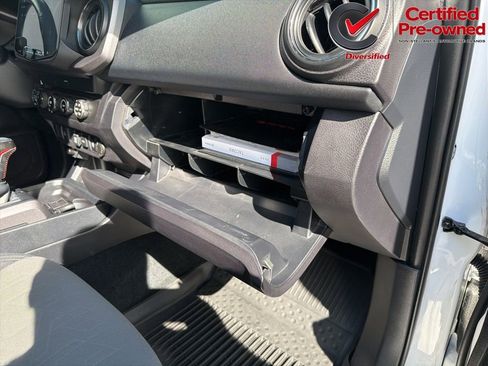 Used 2020 Toyota Tacoma TRD Off-Road AWD/4WD image 36