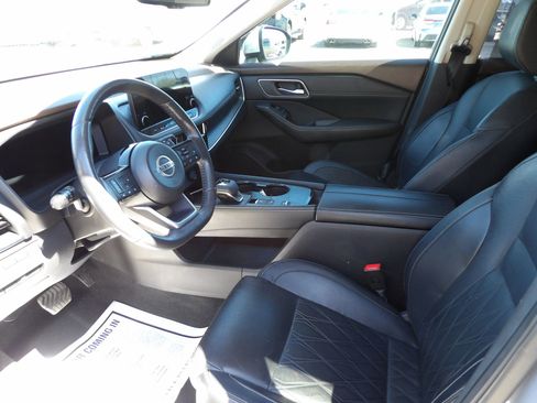 Used 2021 Nissan Rogue Platinum image 10