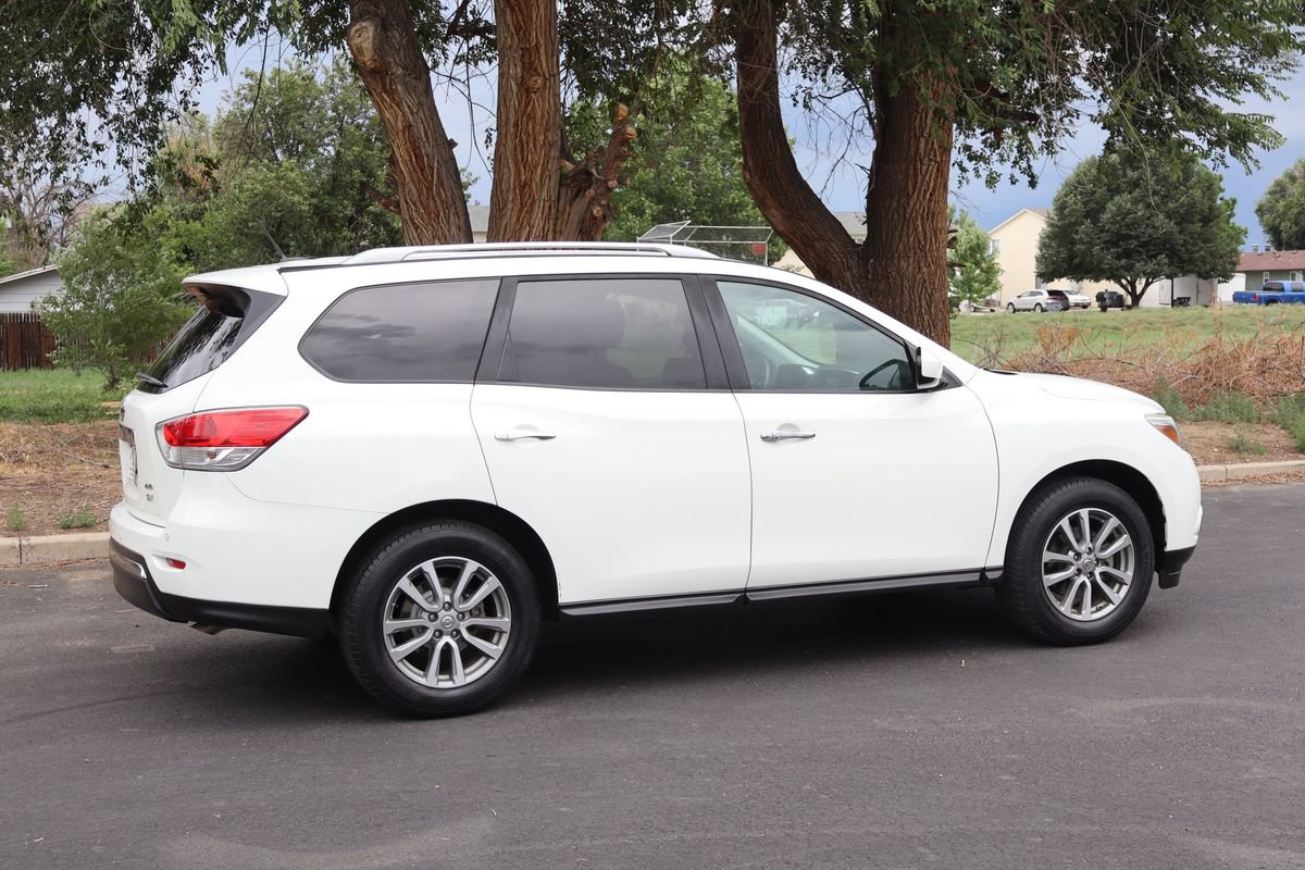 Used 2016 Nissan Pathfinder SV AWD/4WD image 4