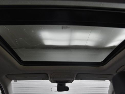 Used 2018 Cadillac XT5 Luxury w/ Driver Awareness Package image 21