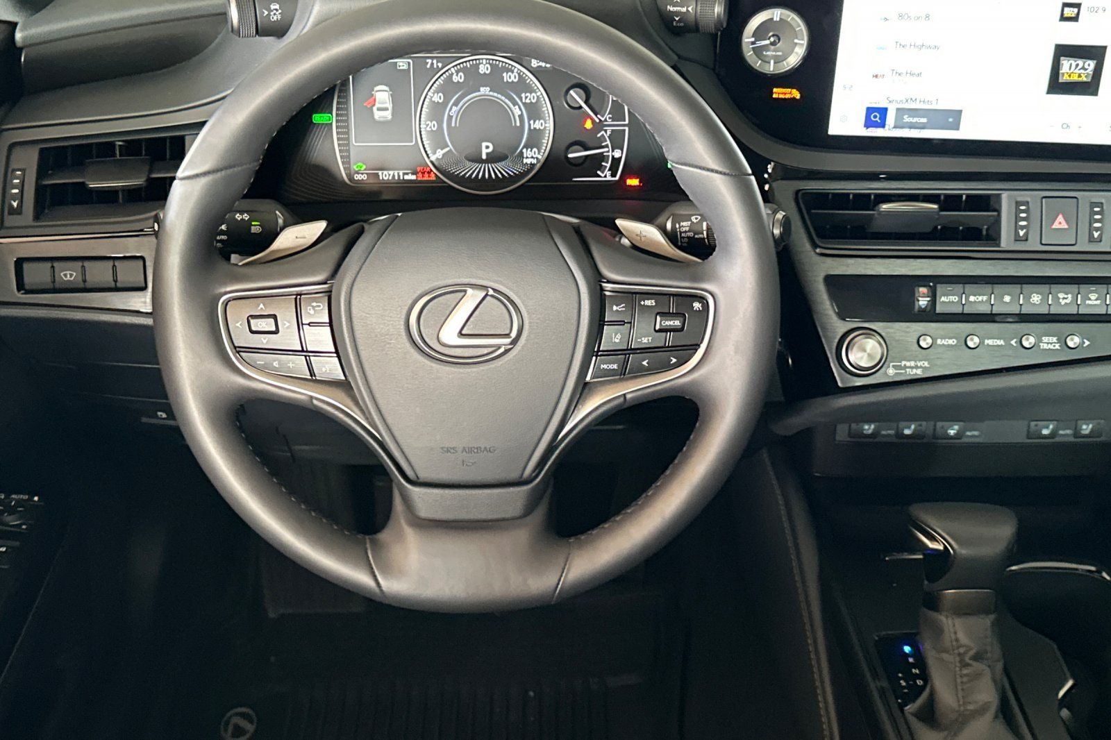Used 2025 Lexus ES 300h w/ Premium Package FWD image 11