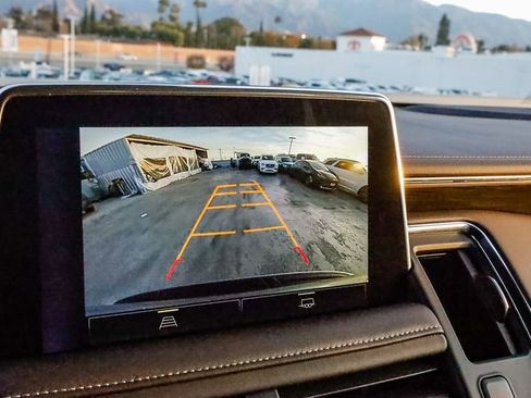 Used 2024 Chevrolet Suburban LT image 27