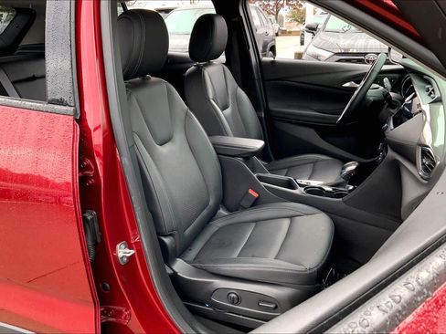 Used 2022 Buick Encore GX Essence w/ Experience Buick Package image 17