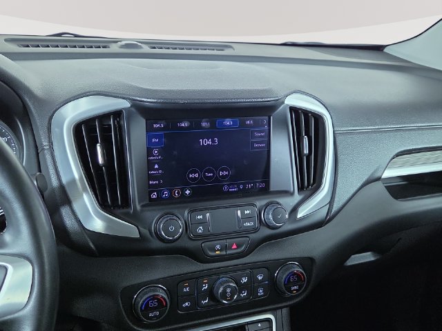 Used 2024 GMC Terrain SLT AWD/4WD image 17