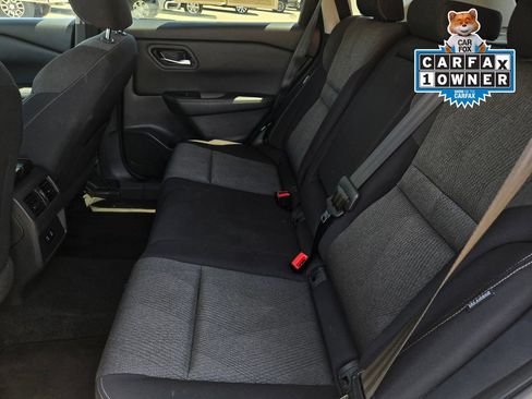 Used 2024 Nissan Rogue SV FWD image 11