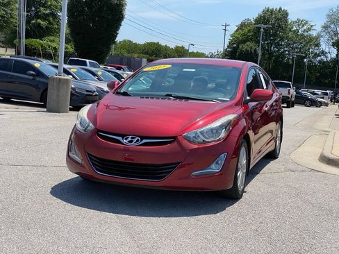 Used 2015 Hyundai Elantra SE w/ Option Group 02 FWD image 3