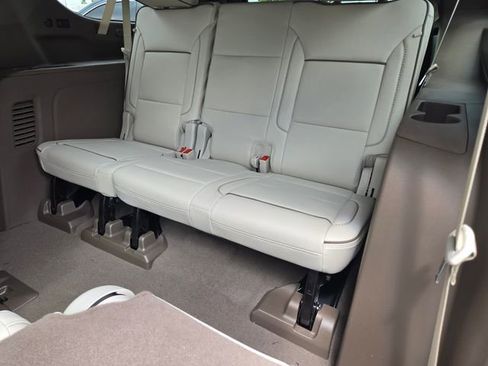 New 2026 GMC Yukon XL Denali w/ Denali Reserve Package AWD/4WD image 7